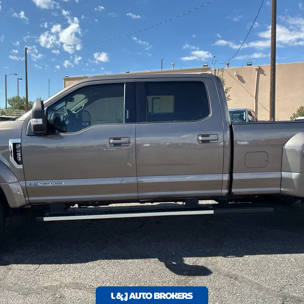 2022 Ford F-450 Super Duty Lariat