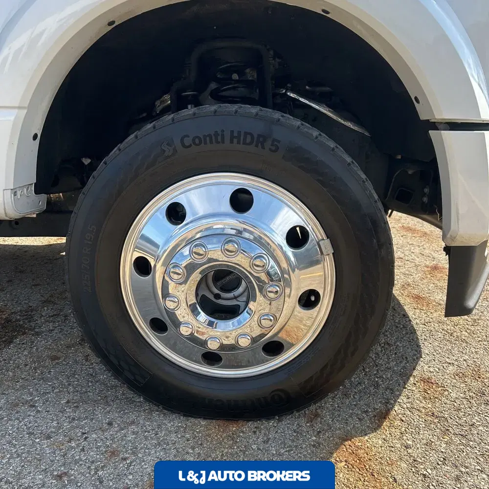 2025 Ford F-450 Super Duty Platinum
