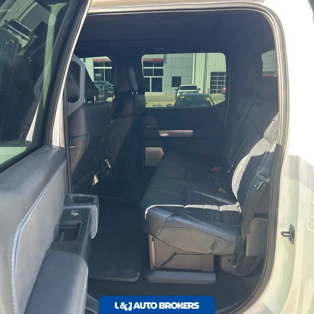 2025 Ford F-450 Super Duty Platinum