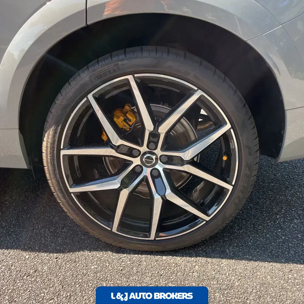 2025 Volvo XC60 T8 - Polestar PHEV