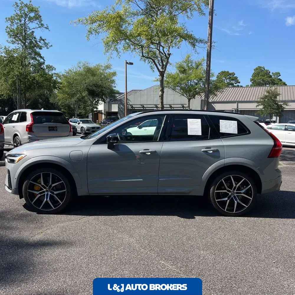 2025 Volvo XC60 T8 - Polestar PHEV
