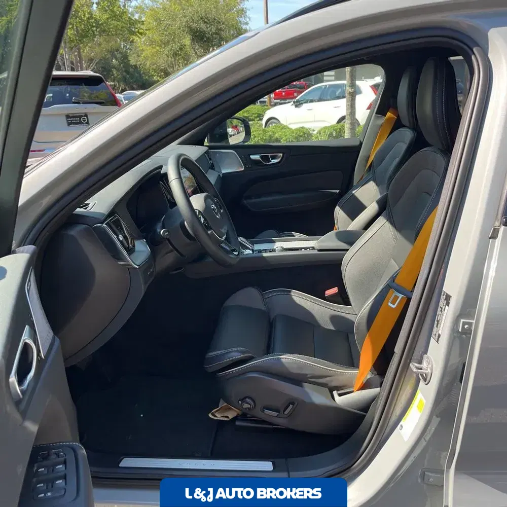 2025 Volvo XC60 T8 - Polestar PHEV