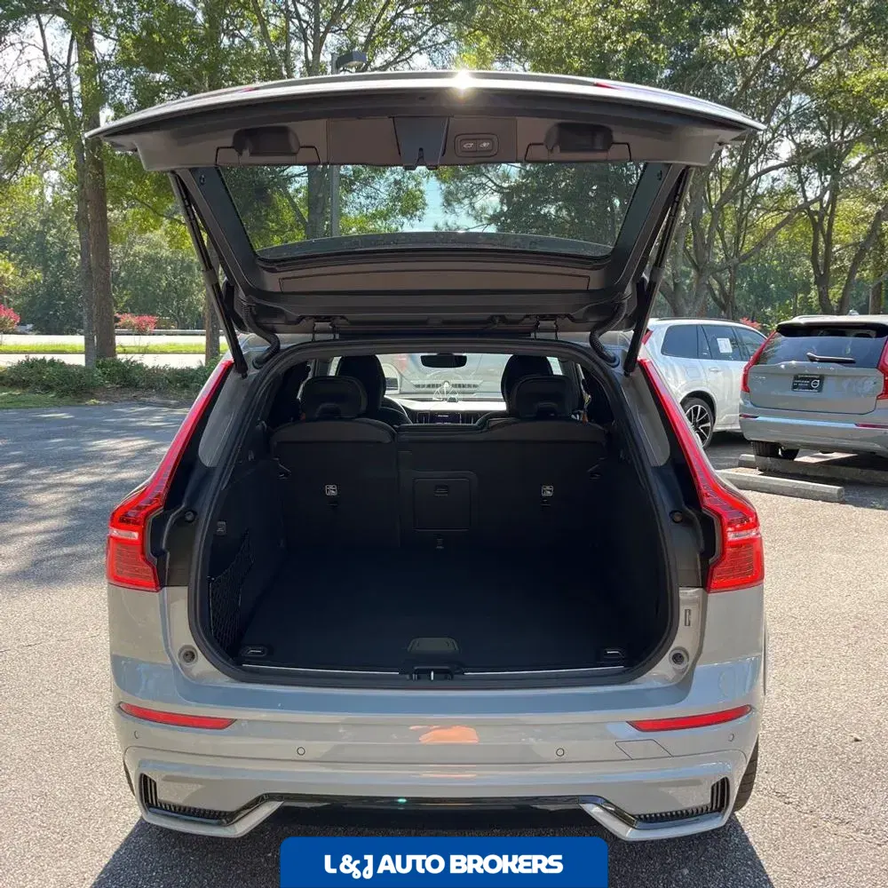 2025 Volvo XC60 T8 - Polestar PHEV