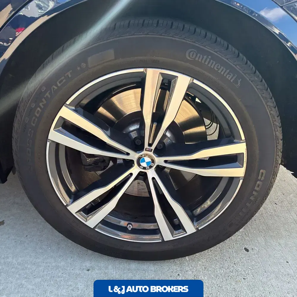 2023 BMW X7 M60i