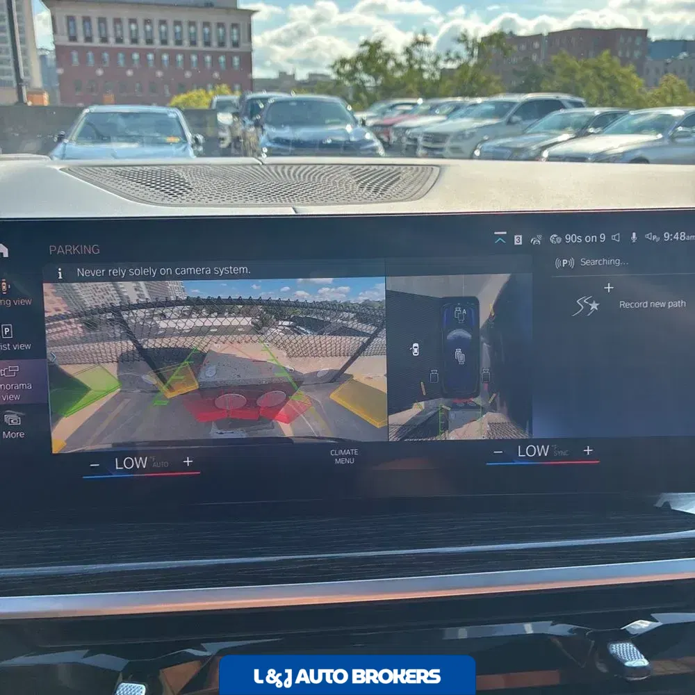 2023 BMW X7 M60i