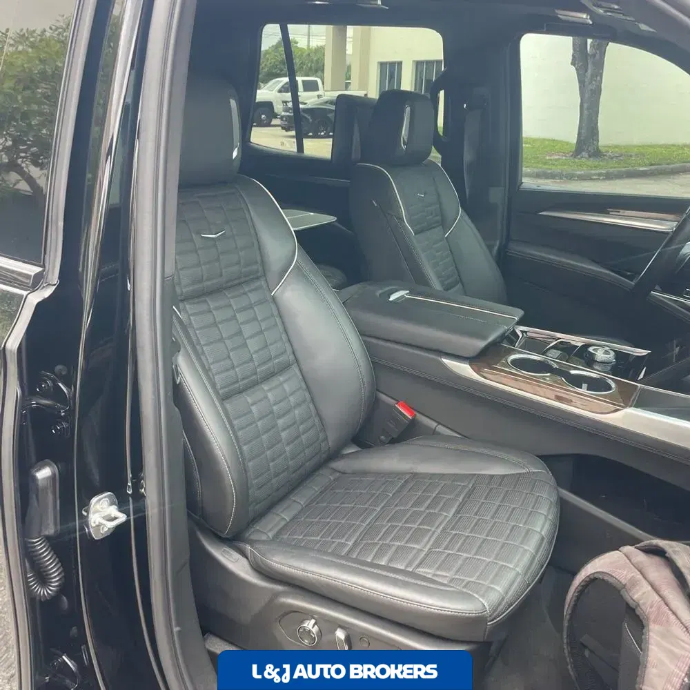 2025 Cadillac Escalade Sport Platinum