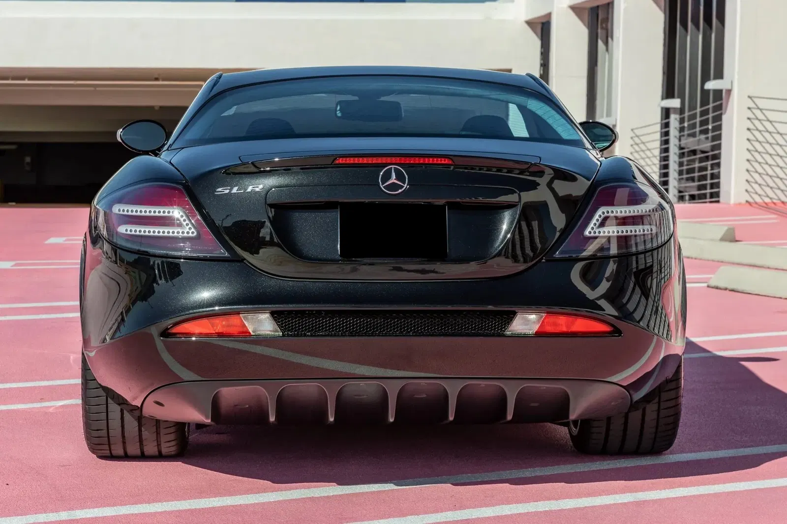 2,700-Mile 2006 Mercedes-Benz SLR McLaren