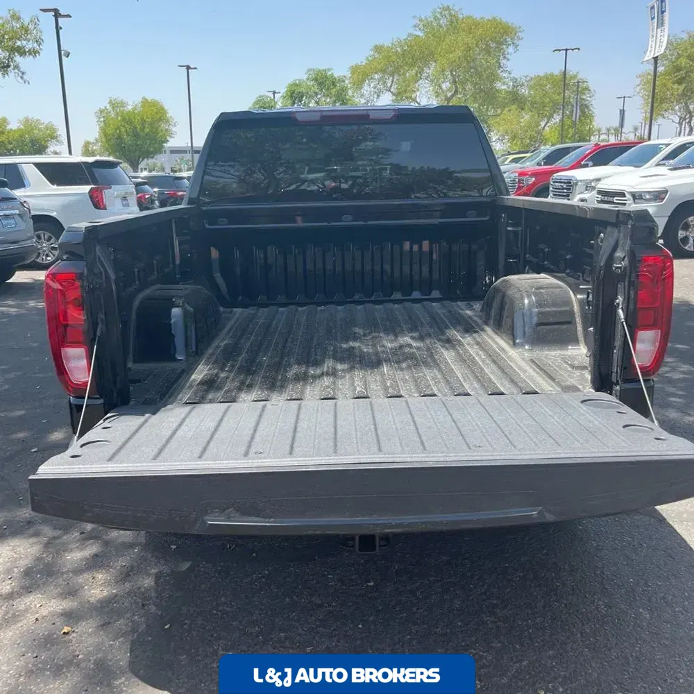 2025 GMC Sierra 1500 Elevation