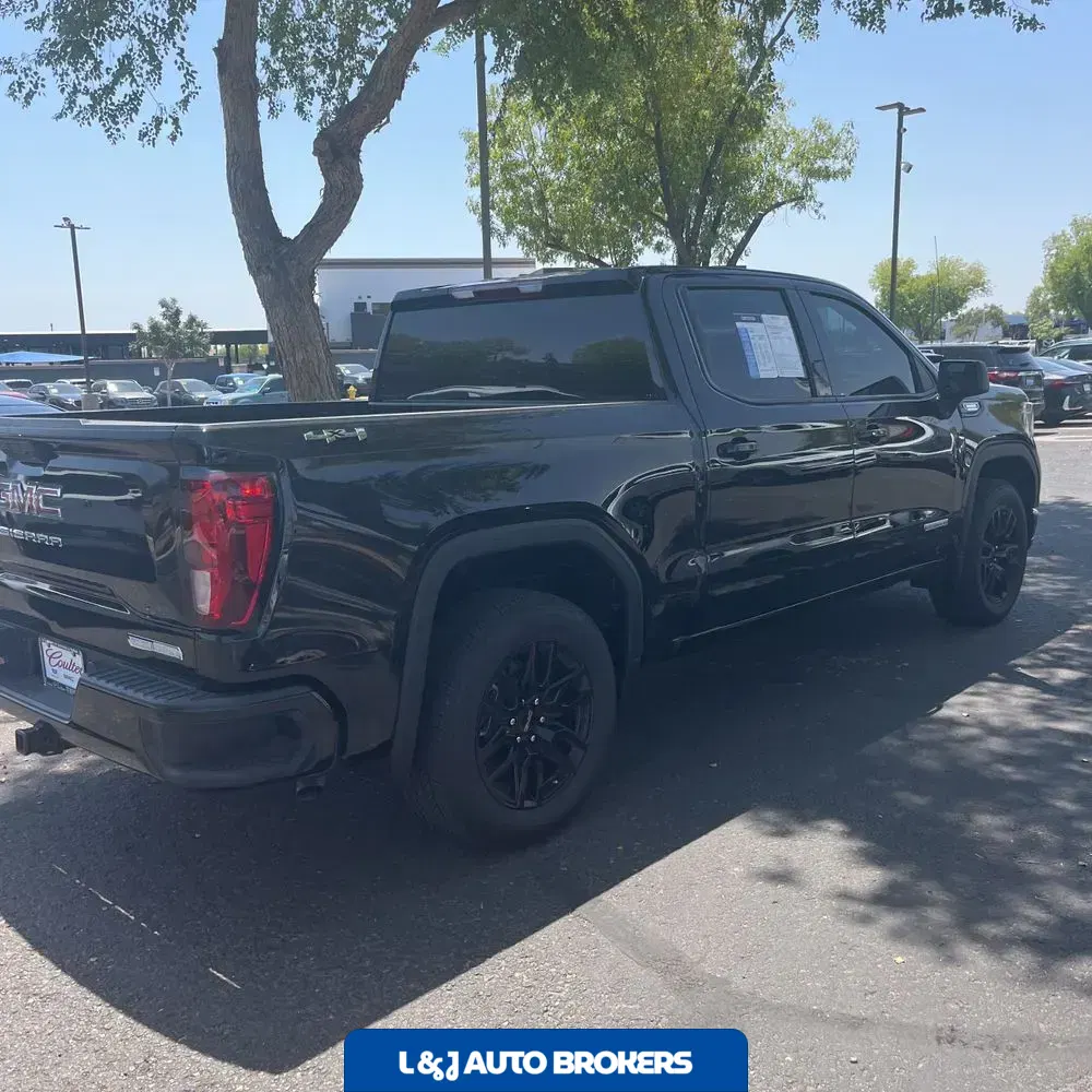 2025 GMC Sierra 1500 Elevation
