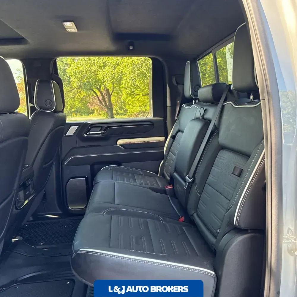 2025 GMC Sierra 2500 AT4X