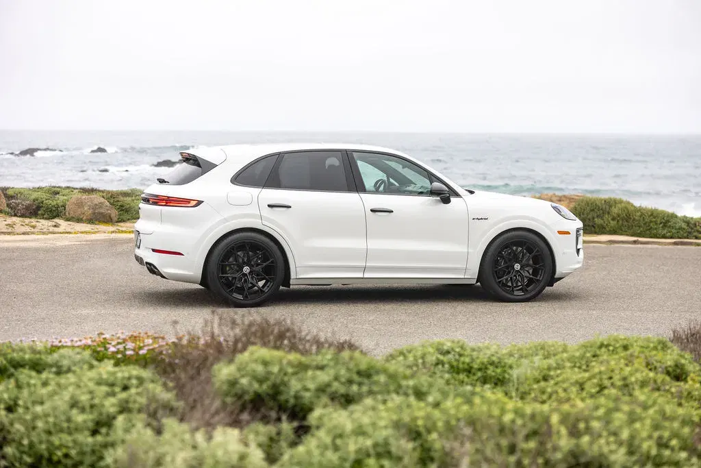 2025 Porsche Cayenne Turbo E-Hybrid