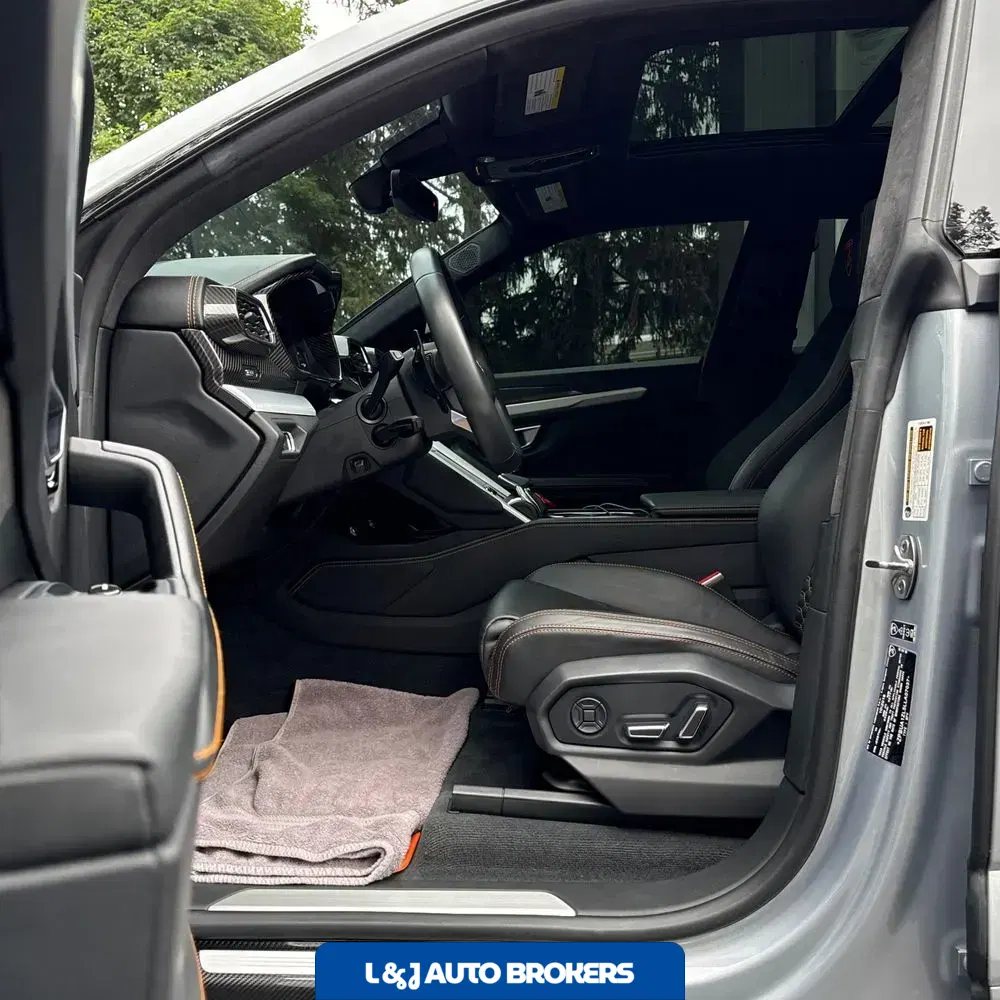 2020 Lamborghini Urus Base