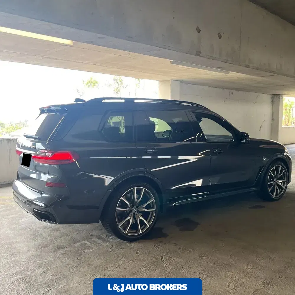 2022 BMW X7 M50i