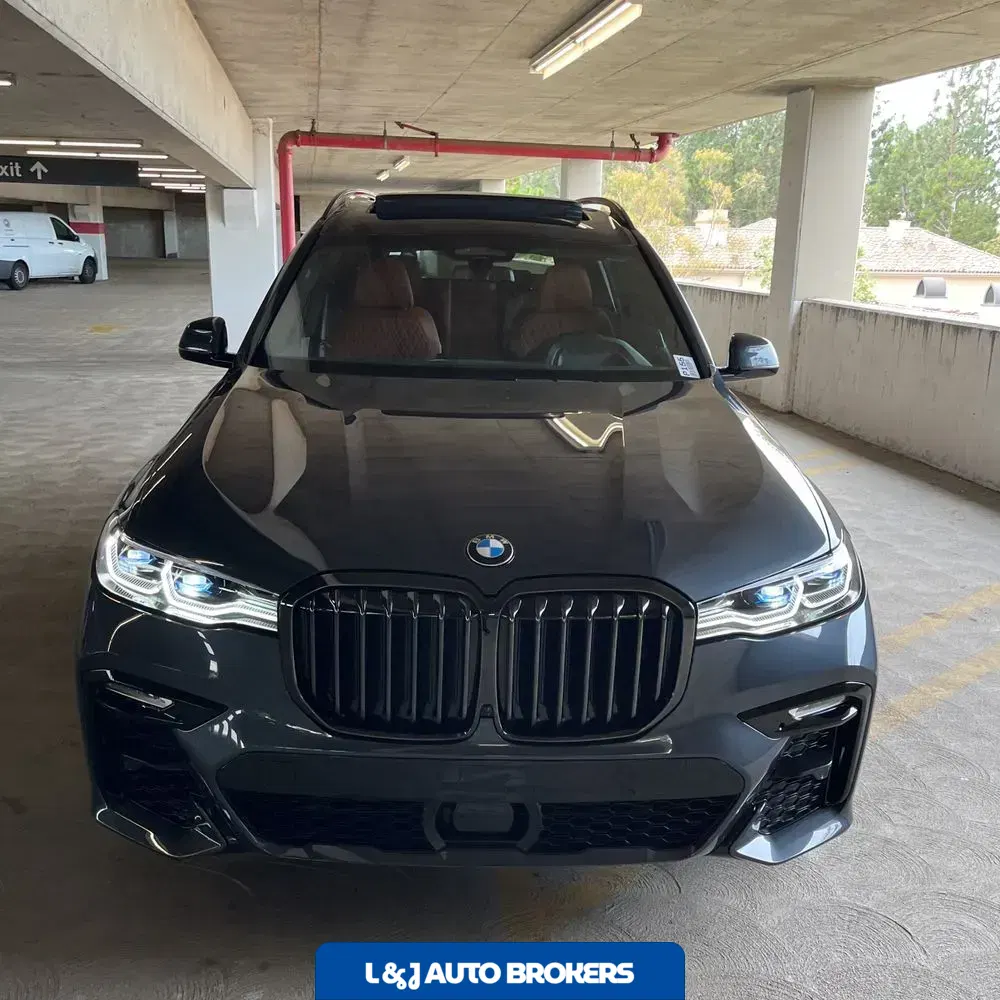 2022 BMW X7 M50i