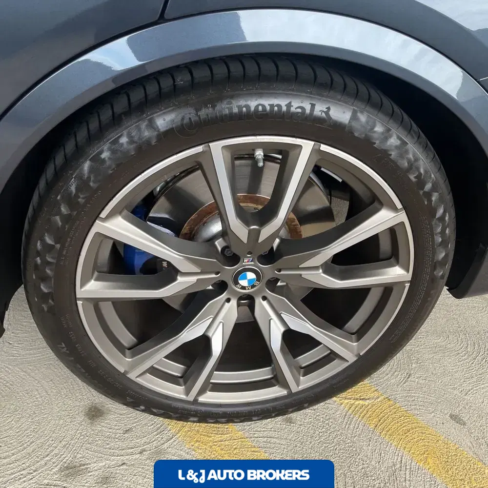 2022 BMW X7 M50i