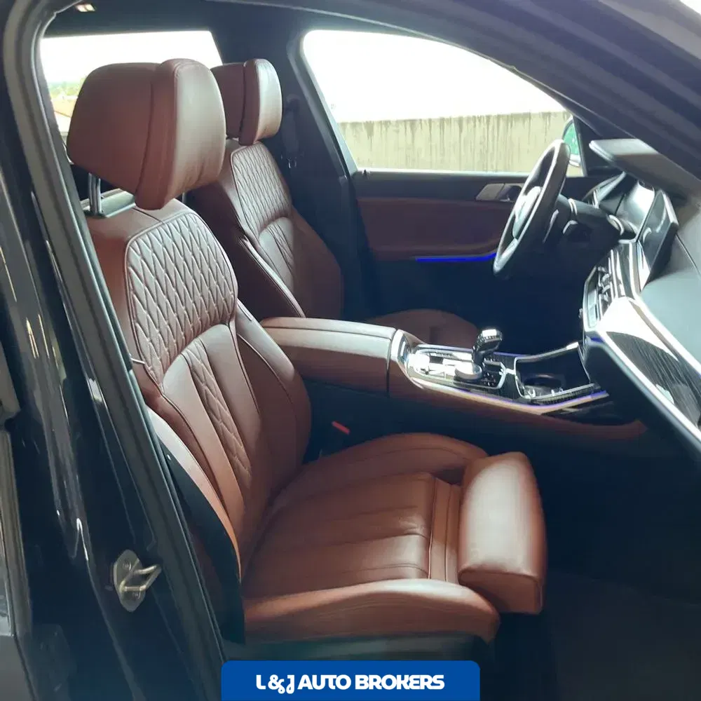 2022 BMW X7 M50i