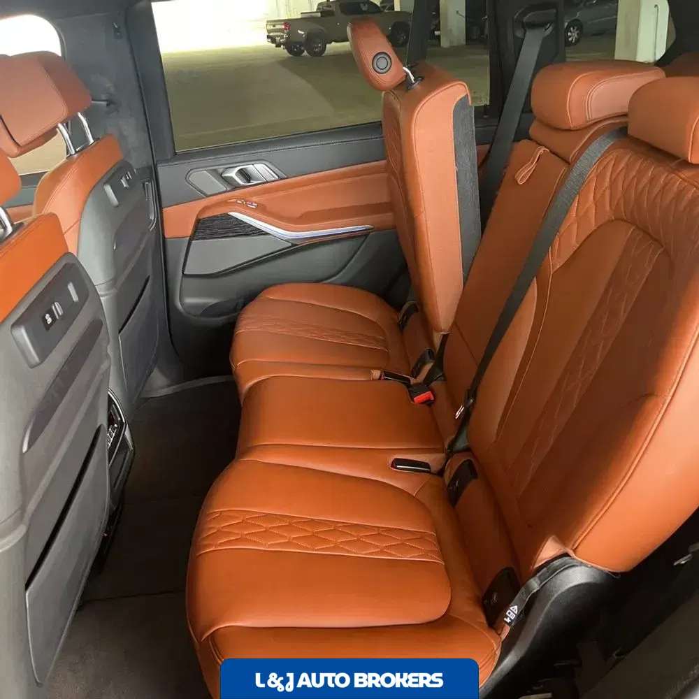 2022 BMW X7 M50i