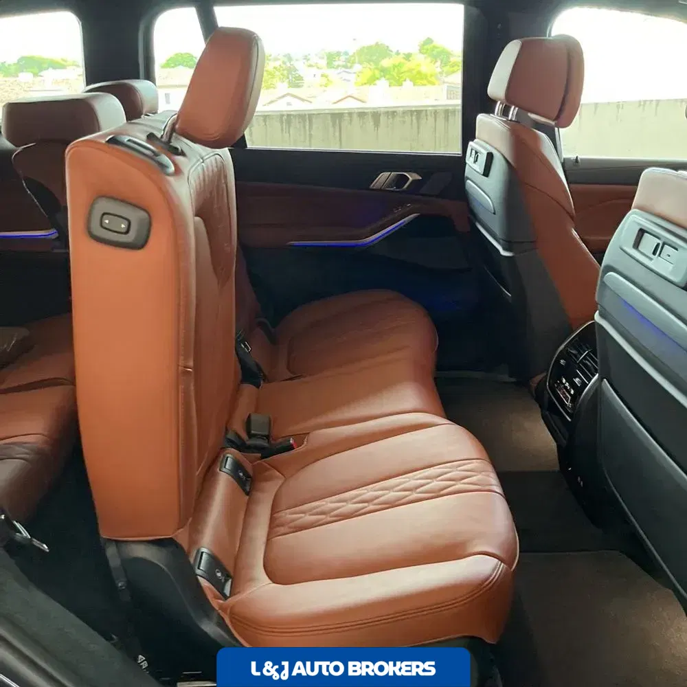 2022 BMW X7 M50i
