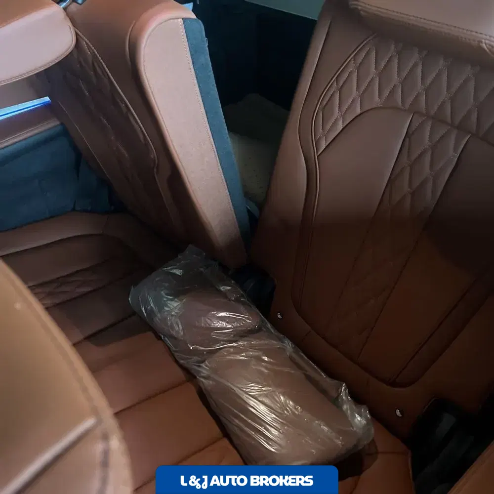 2022 BMW X7 M50i