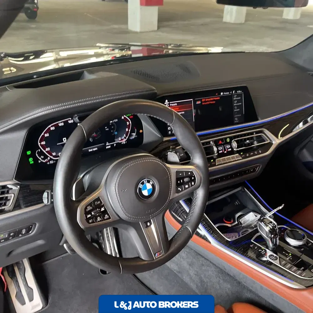 2022 BMW X7 M50i