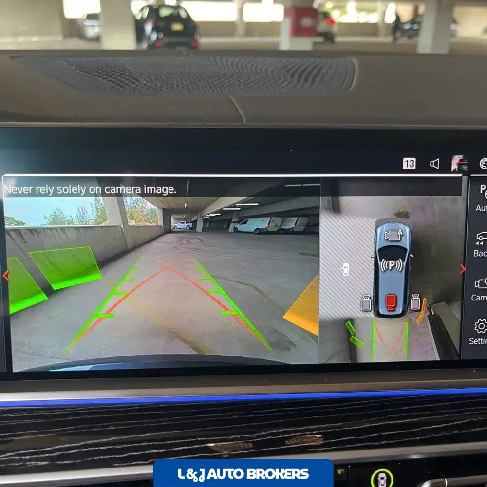 2022 BMW X7 M50i