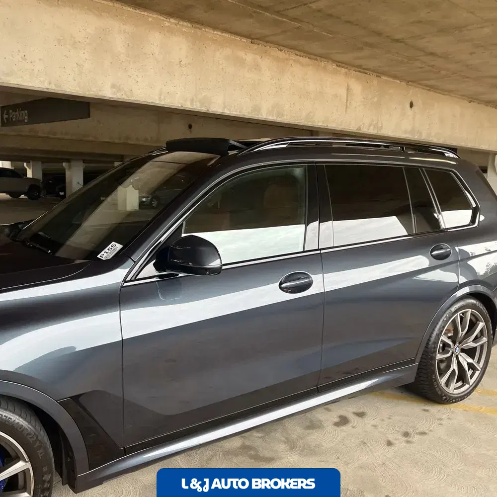 2022 BMW X7 M50i
