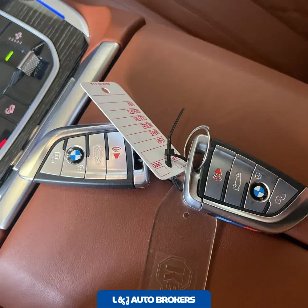 2022 BMW X7 M50i