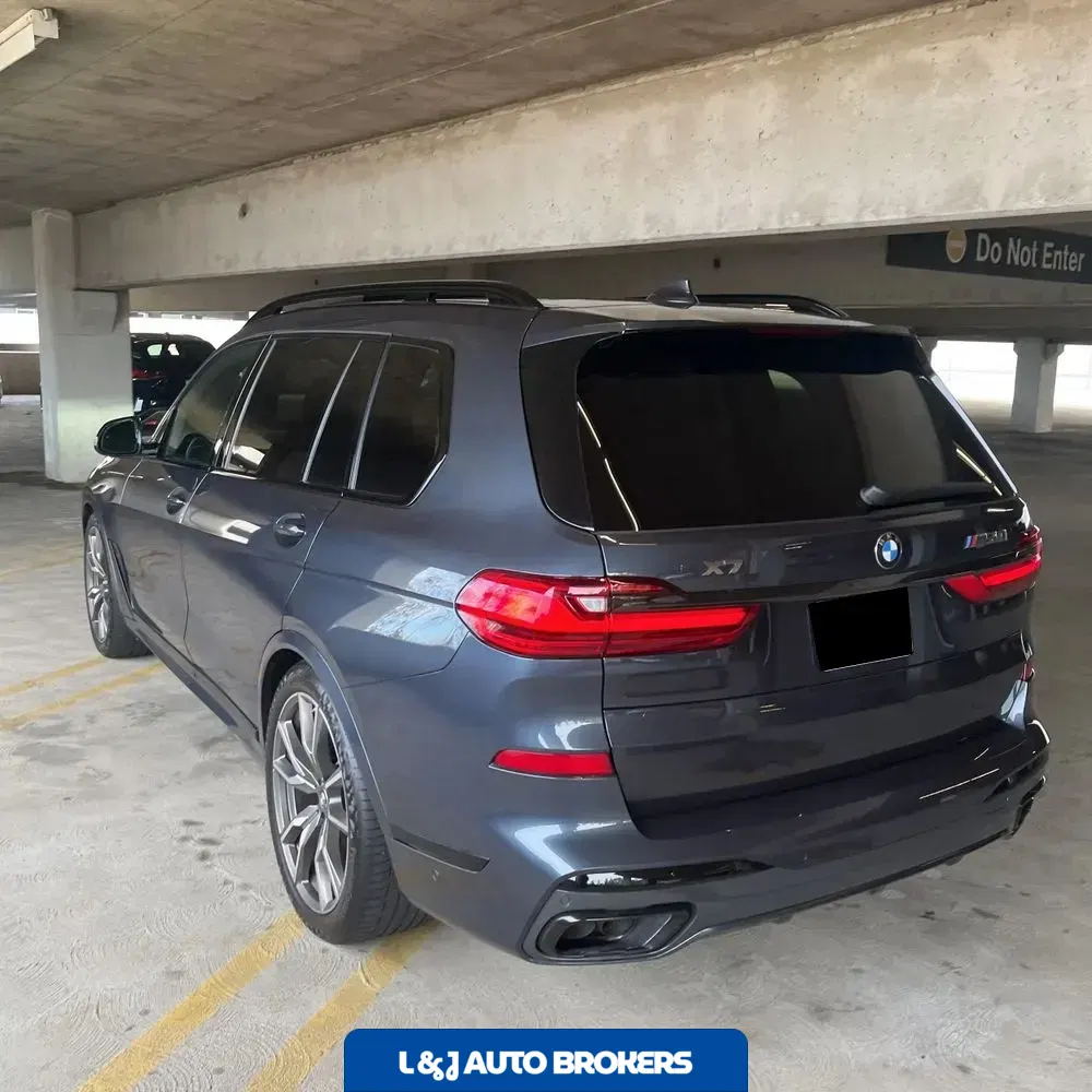 2022 BMW X7 M50i
