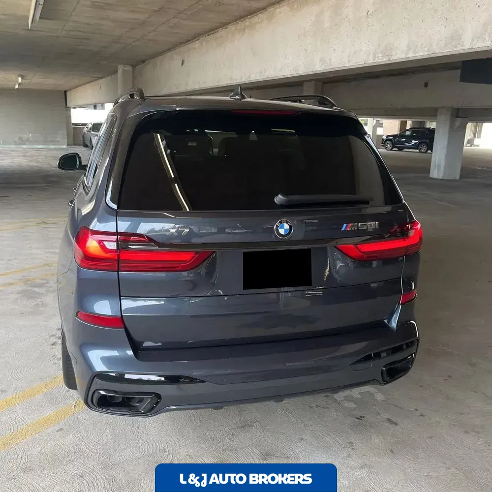 2022 BMW X7 M50i