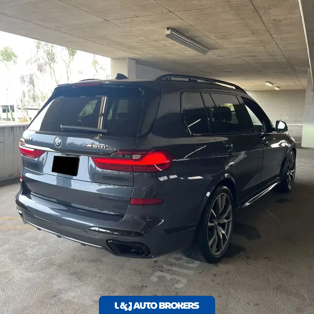 2022 BMW X7 M50i