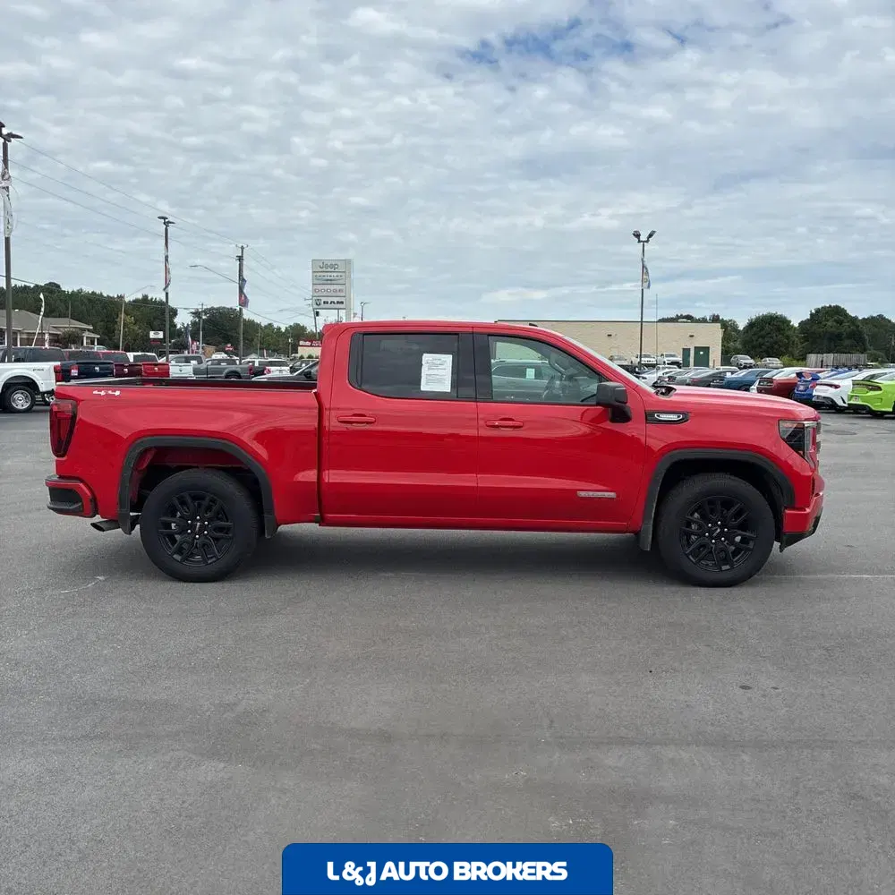 2025 GMC Sierra 1500 Elevation Standard