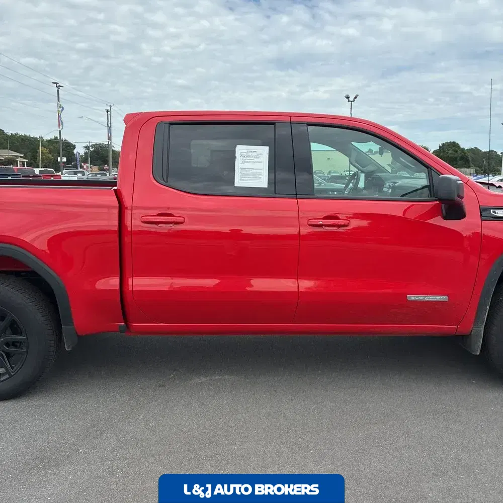 2025 GMC Sierra 1500 Elevation Standard