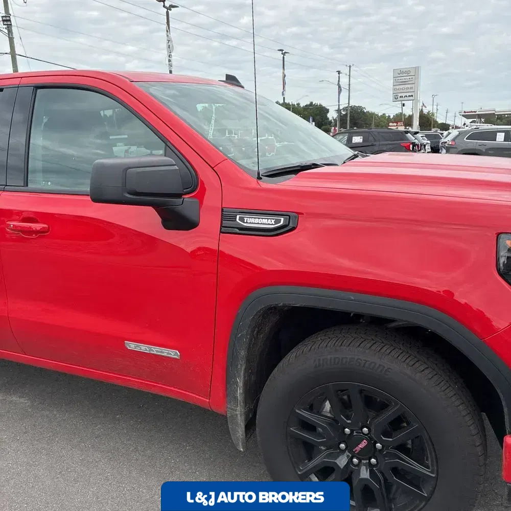 2025 GMC Sierra 1500 Elevation Standard