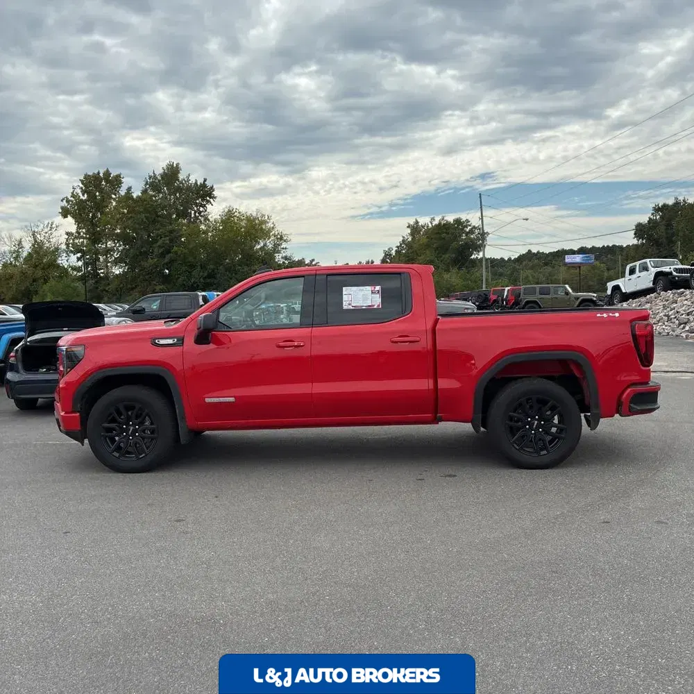 2025 GMC Sierra 1500 Elevation Standard