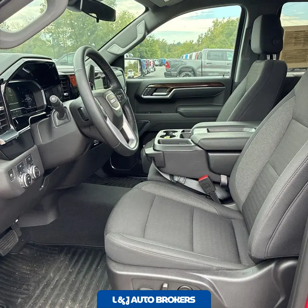 2025 GMC Sierra 1500 Elevation Standard