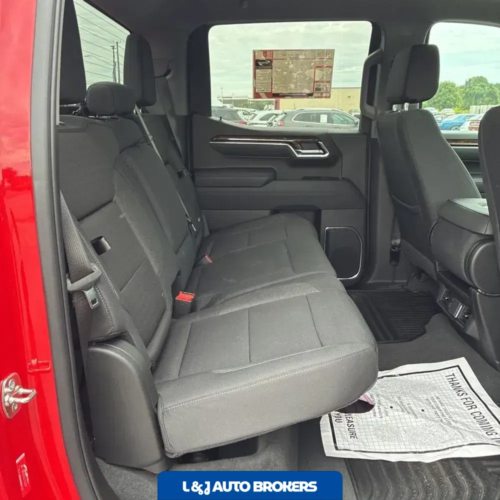 2025 GMC Sierra 1500 Elevation Standard