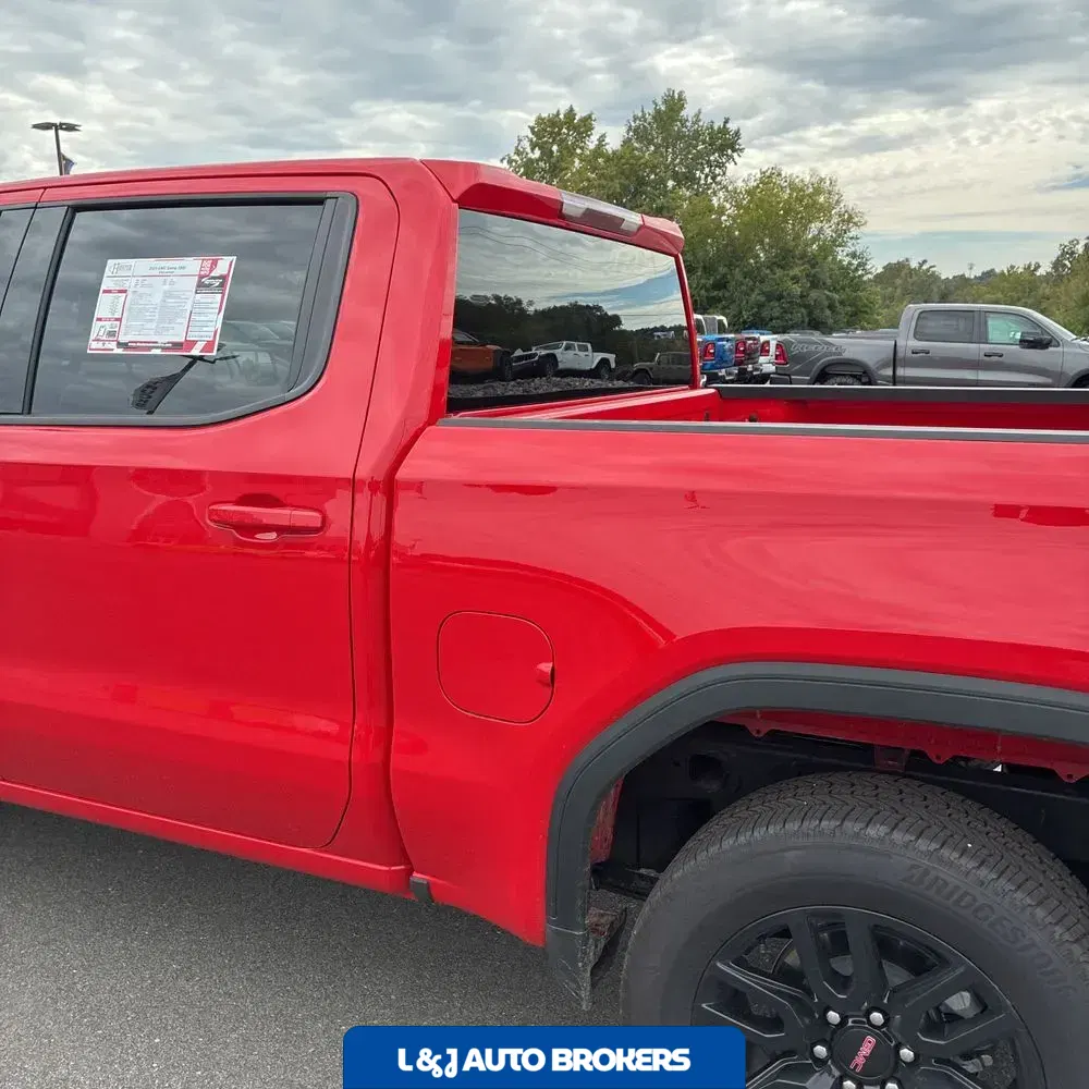 2025 GMC Sierra 1500 Elevation Standard