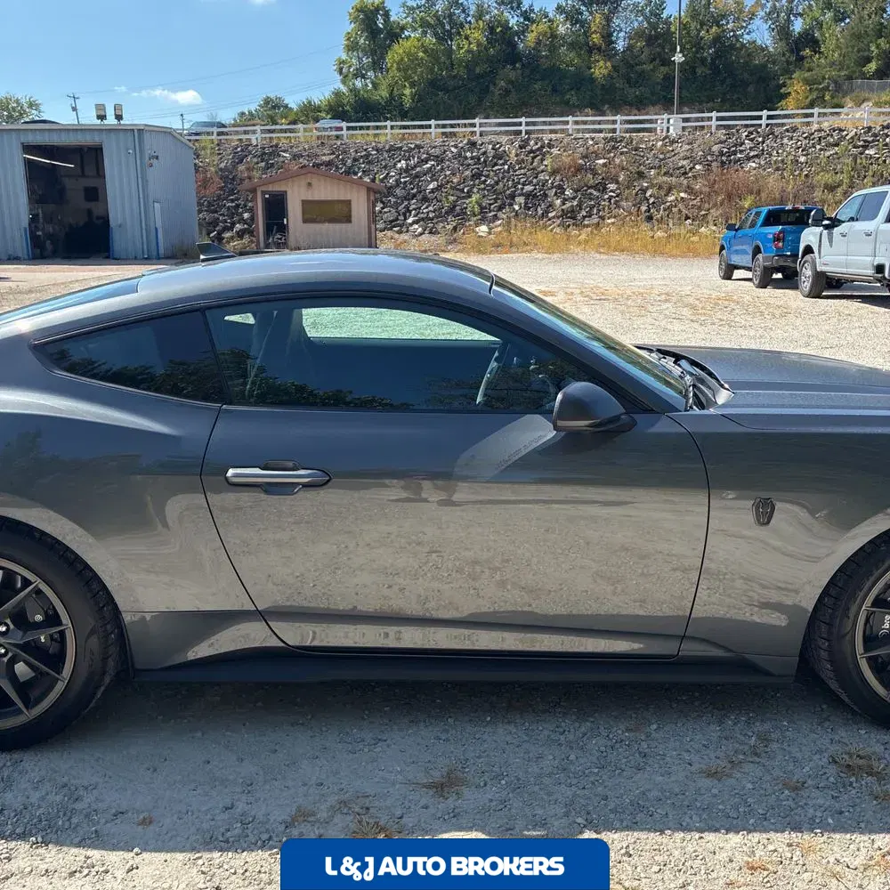 2024 Ford Mustang Dark Horse