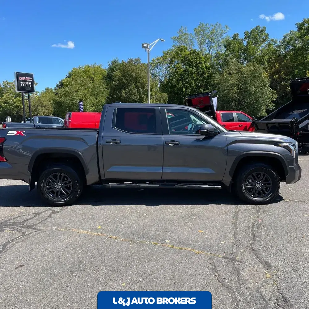 2024 Toyota Tundra SR5