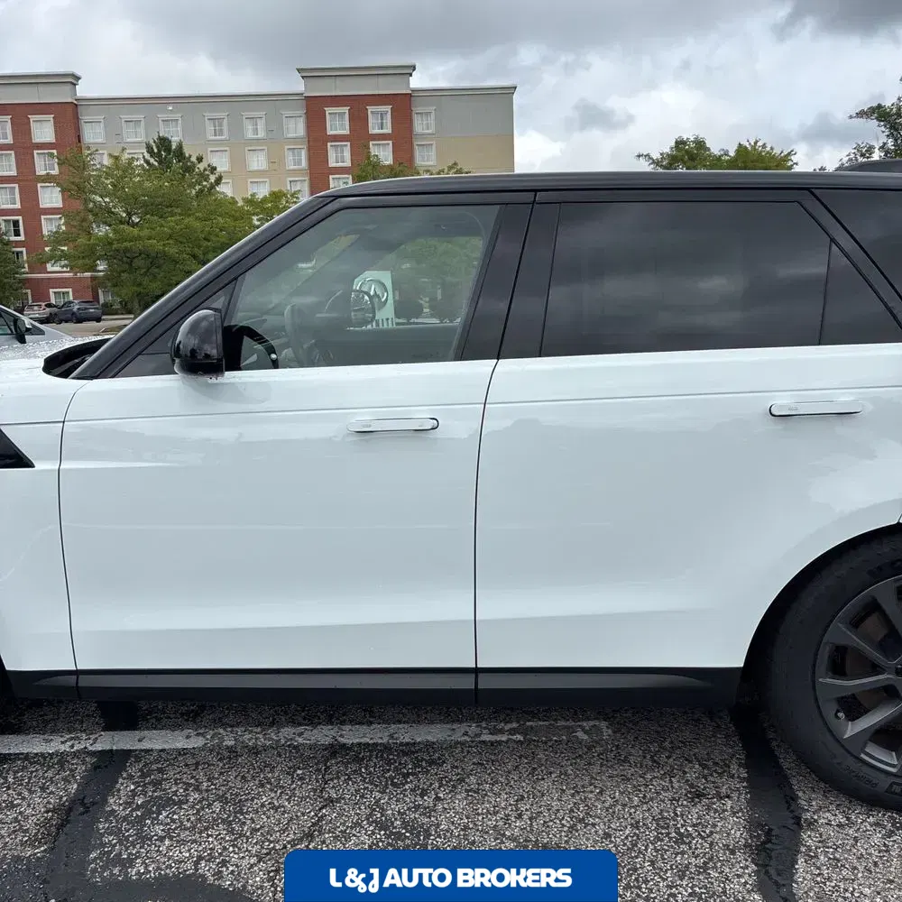 2024 Land Rover Range Rover Sport P360 SE