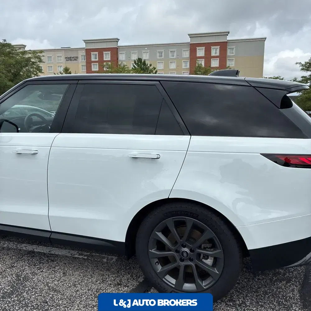 2024 Land Rover Range Rover Sport P360 SE