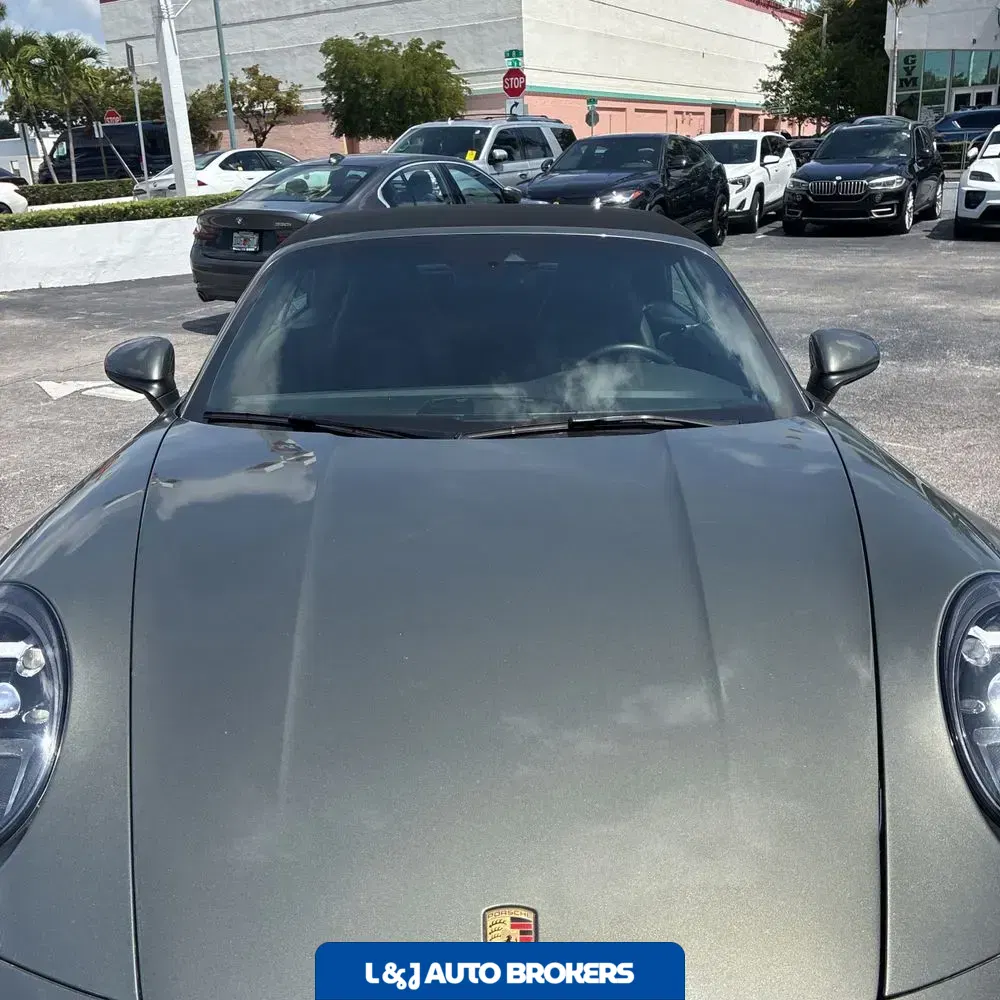 2020 Porsche 911 Carrera Cabriolet