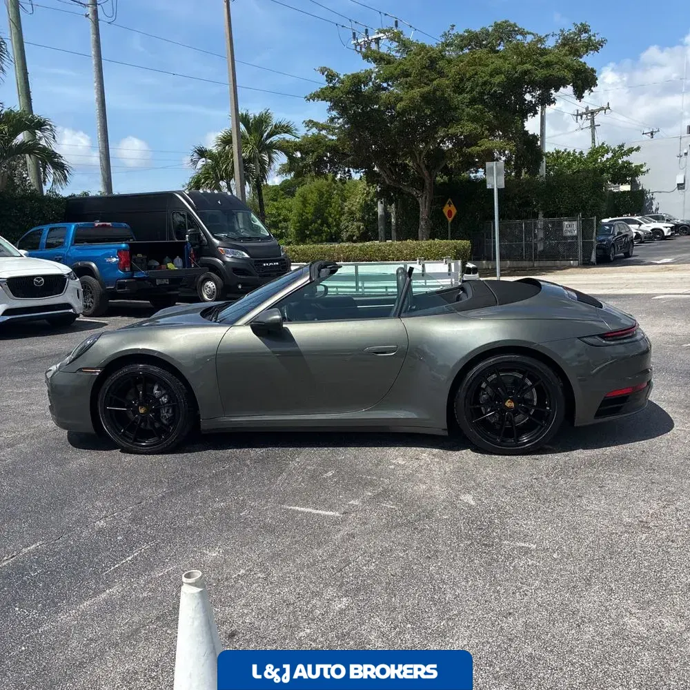 2020 Porsche 911 Carrera Cabriolet