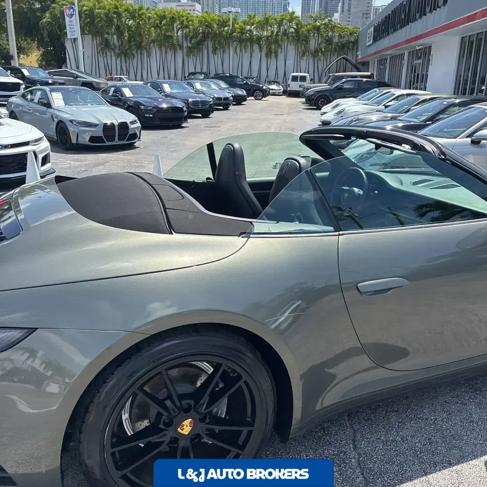 2020 Porsche 911 Carrera Cabriolet