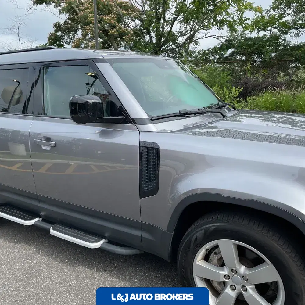 2024 Land Rover Defender 110 P400 S