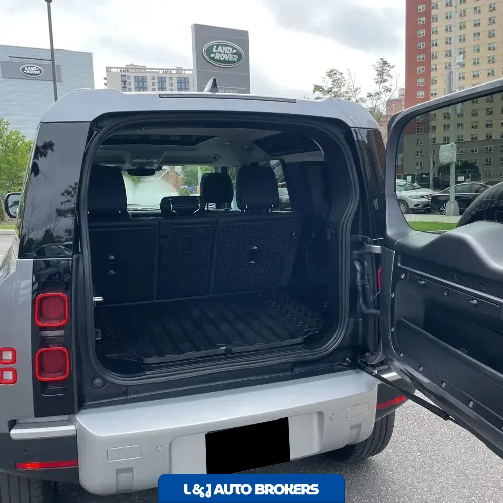 2024 Land Rover Defender 110 P400 S