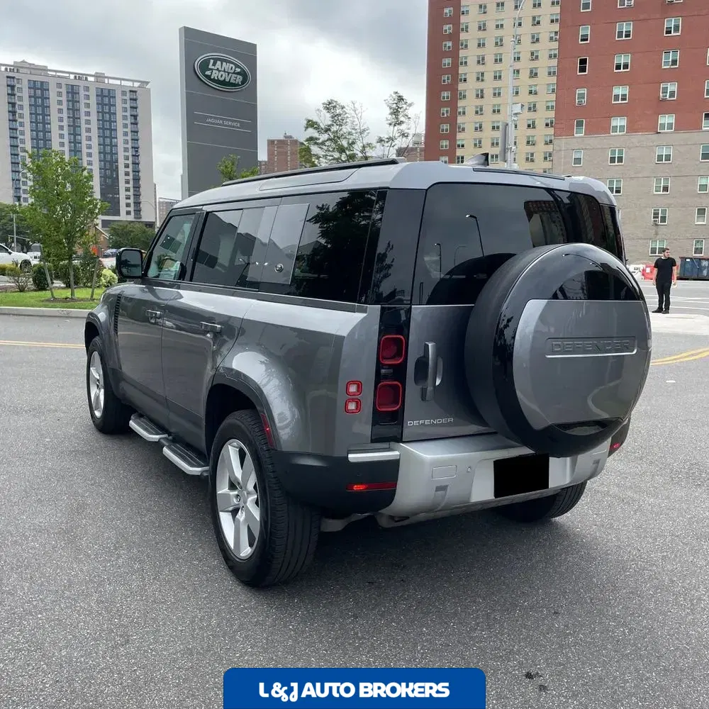 2024 Land Rover Defender 110 P400 S