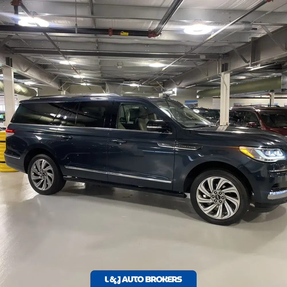 2022 Lincoln Navigator L Reserve