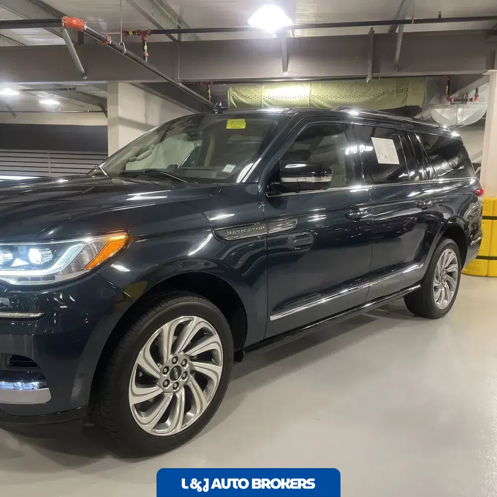 2022 Lincoln Navigator L Reserve