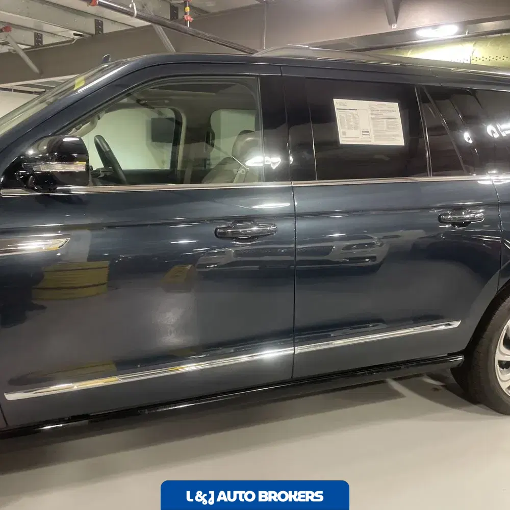 2022 Lincoln Navigator L Reserve